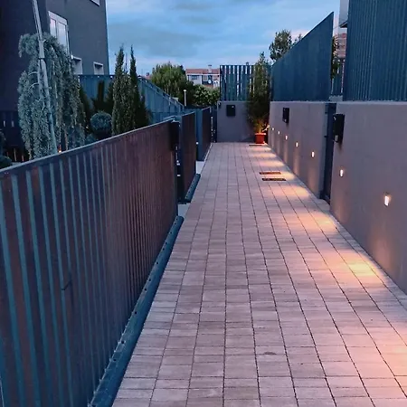 Lemon3 Deluxe Apartment